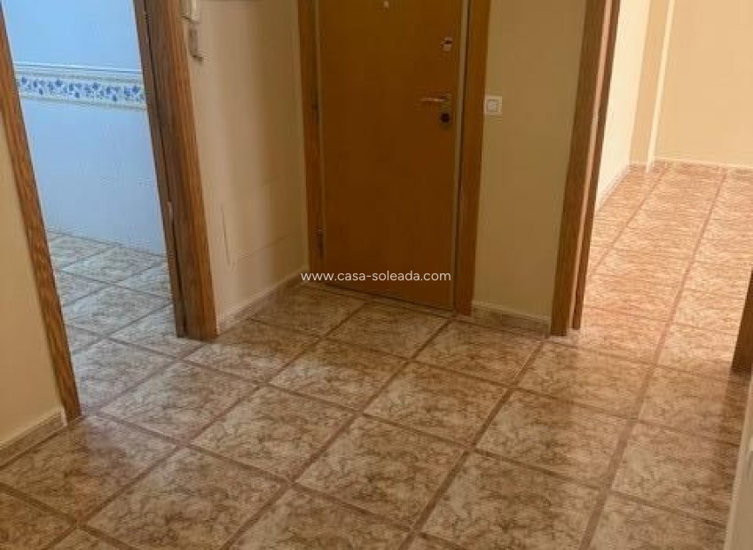 Resale - Apartment / flat - Torrevieja - Center