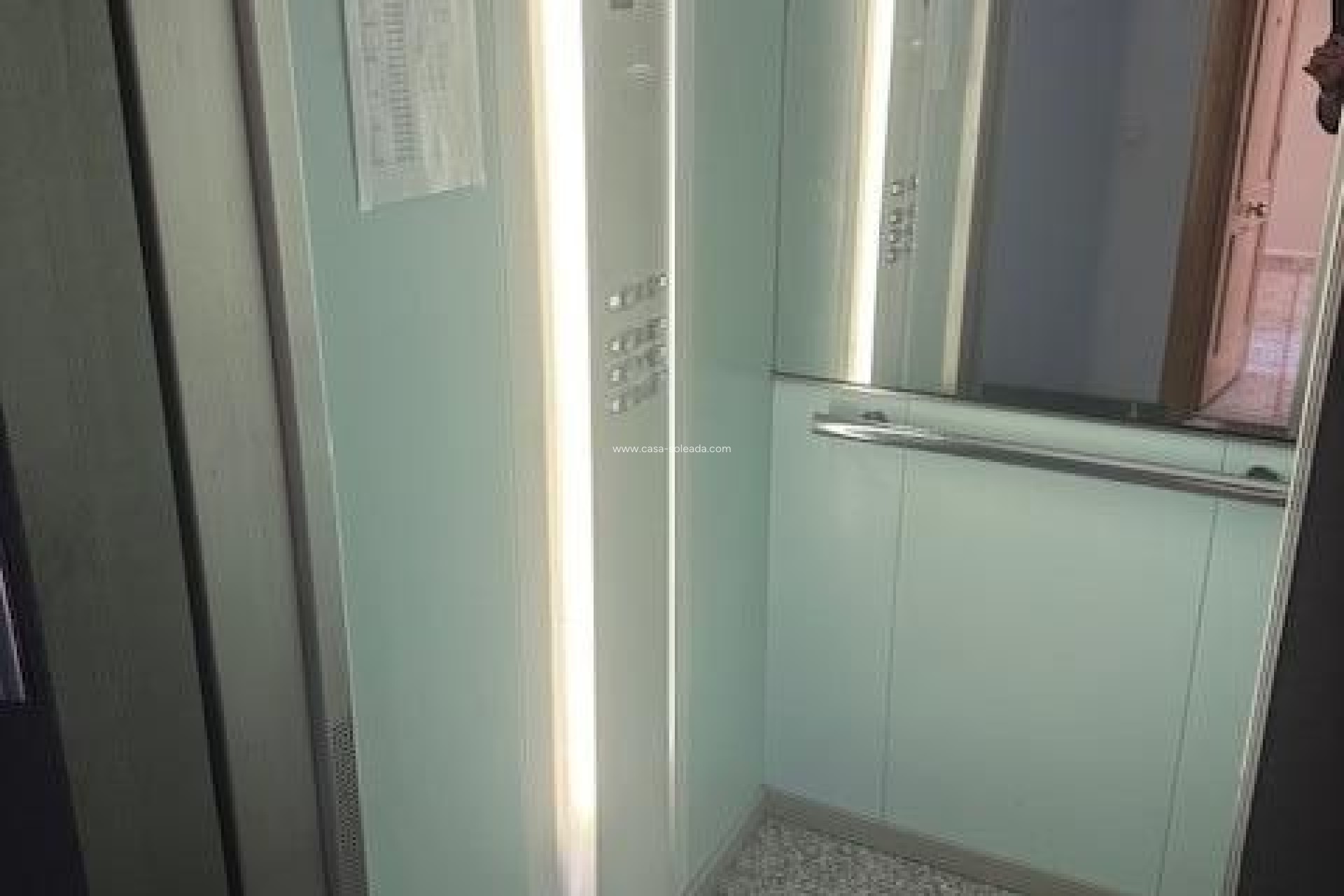 Resale - Apartment / flat - Torrevieja - Center