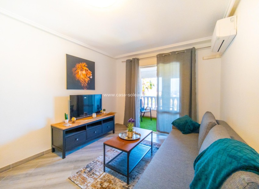Resale - Apartment / flat - Torrevieja - Center