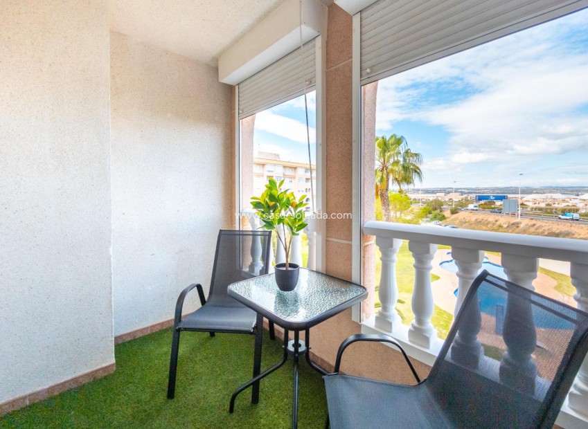 Resale - Apartment / flat - Torrevieja - Center
