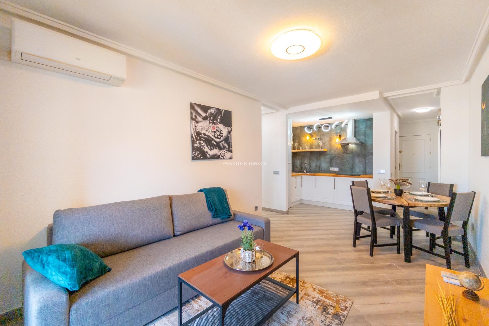 Resale - Apartment / flat - Torrevieja - Center