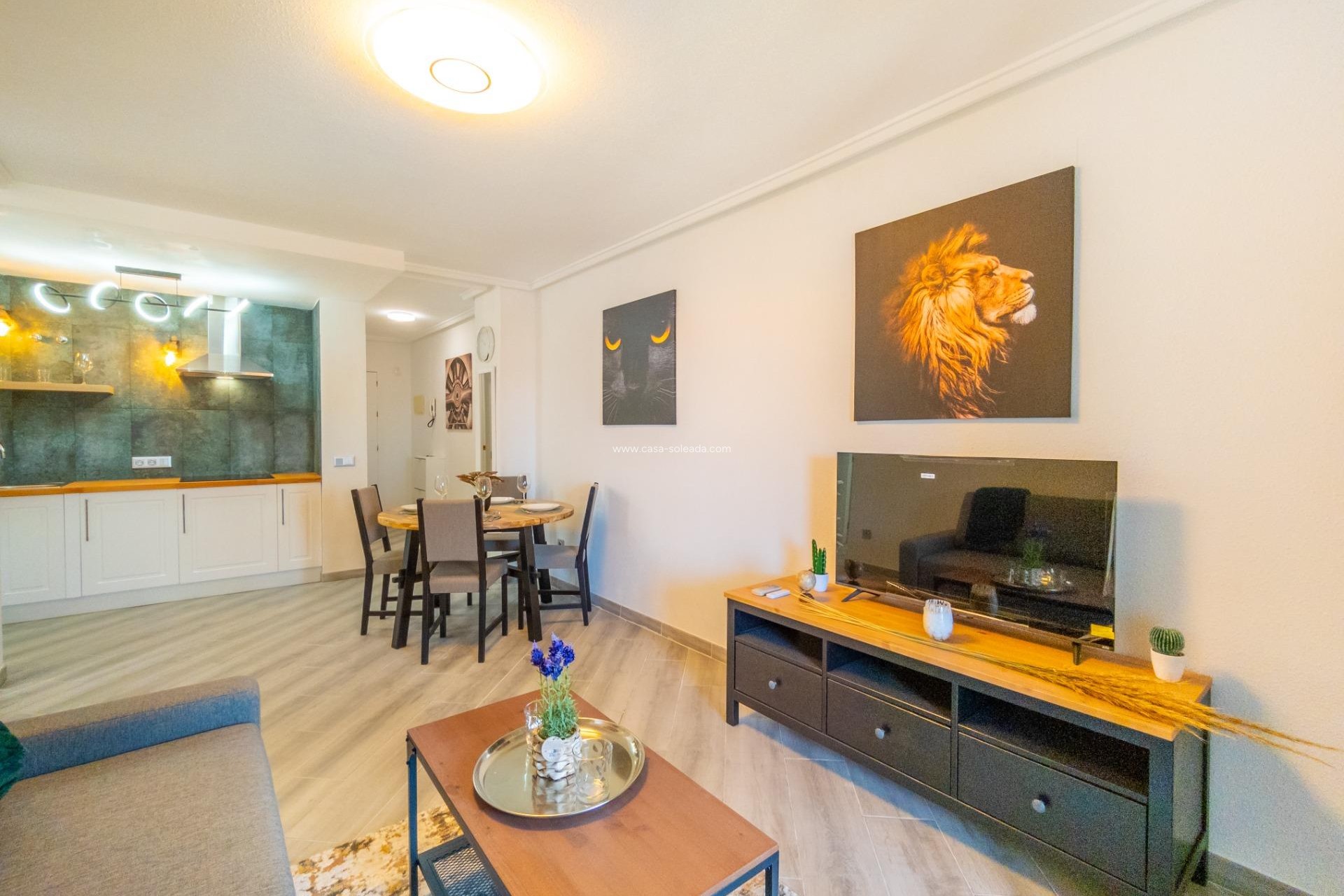 Resale - Apartment / flat - Torrevieja - Center