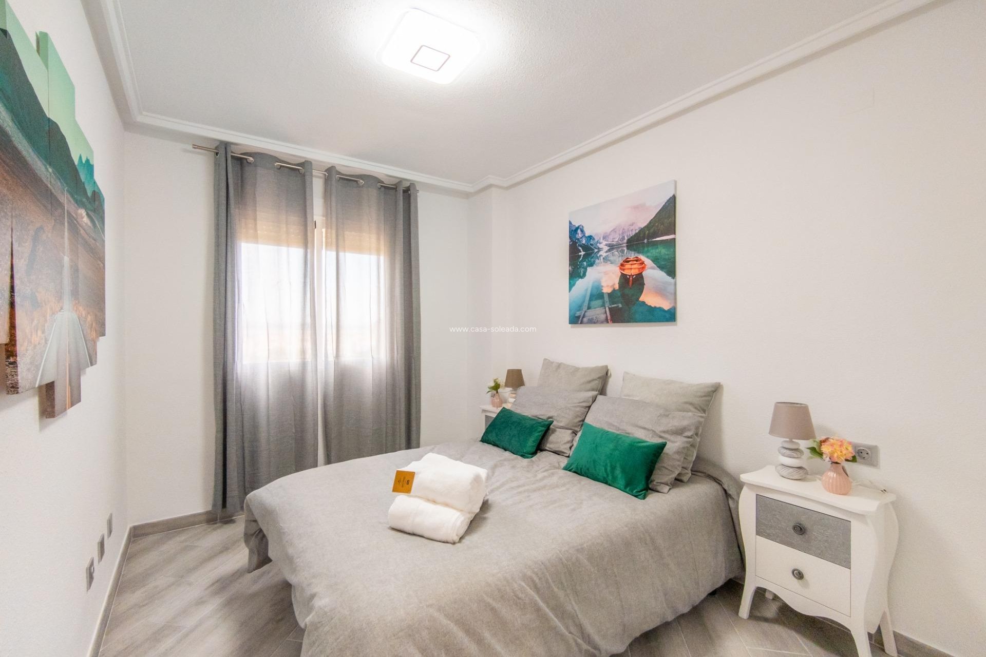 Resale - Apartment / flat - Torrevieja - Center