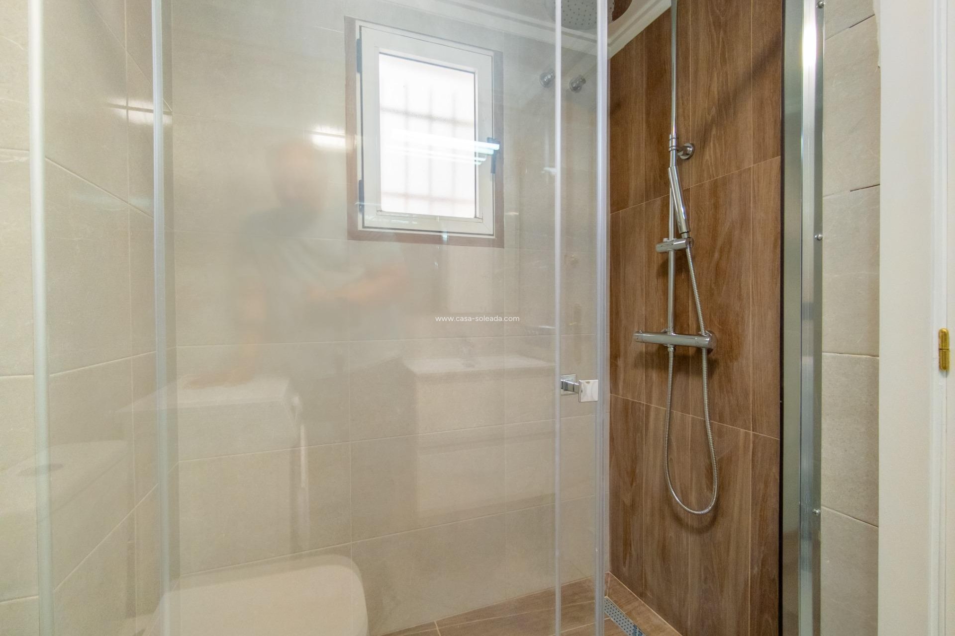 Resale - Apartment / flat - Torrevieja - Center