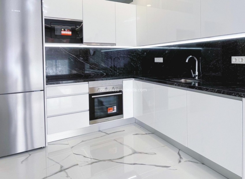 Resale - Apartment / flat - Torrevieja - Costa Blanca