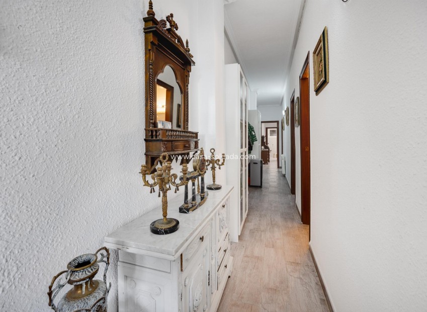 Resale - Apartment / flat - Torrevieja - Costa Blanca
