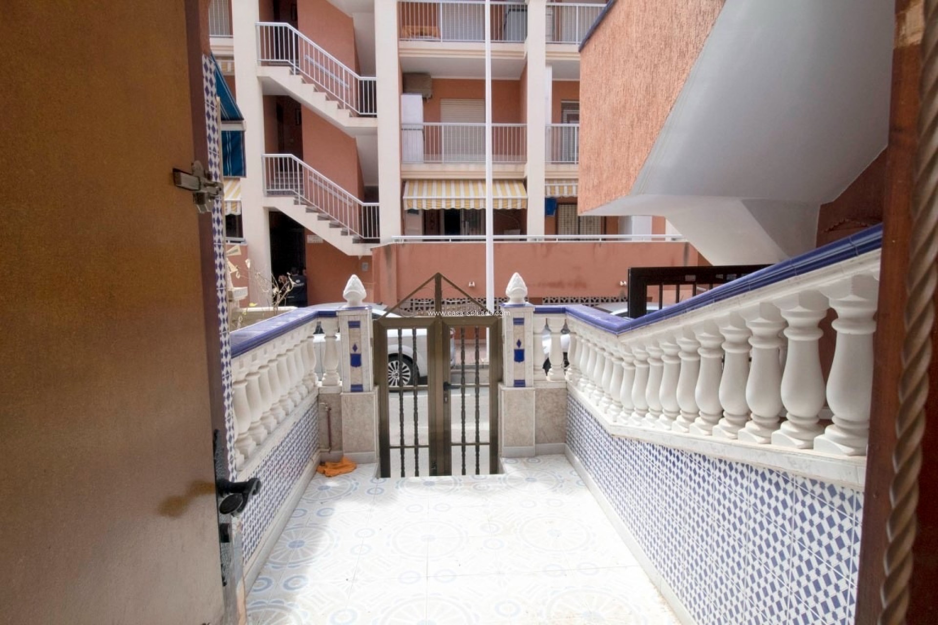 Resale - Apartment / flat - Torrevieja - La Mata
