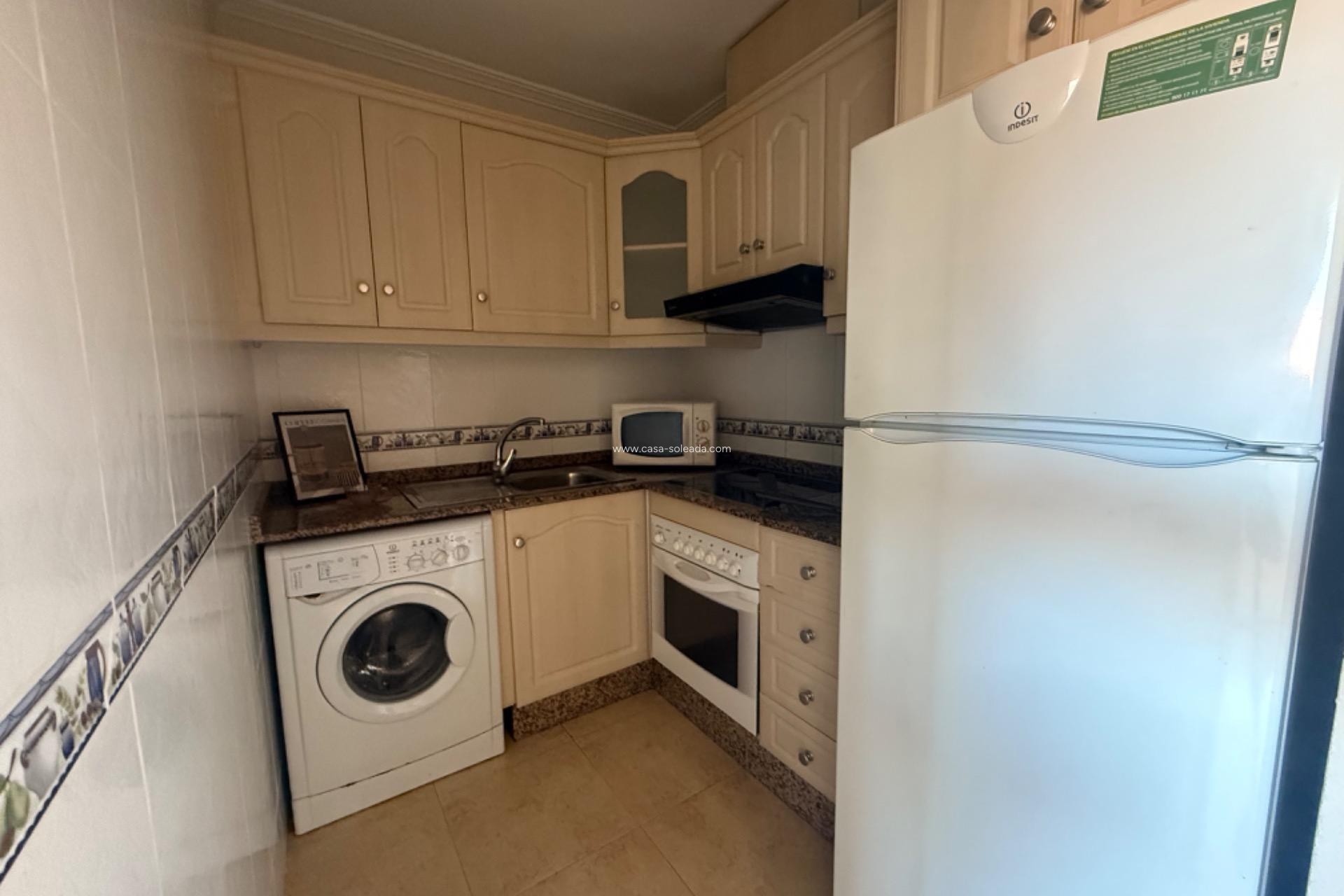 Resale - Apartment / flat - Torrevieja - Playa De Los Naufragos