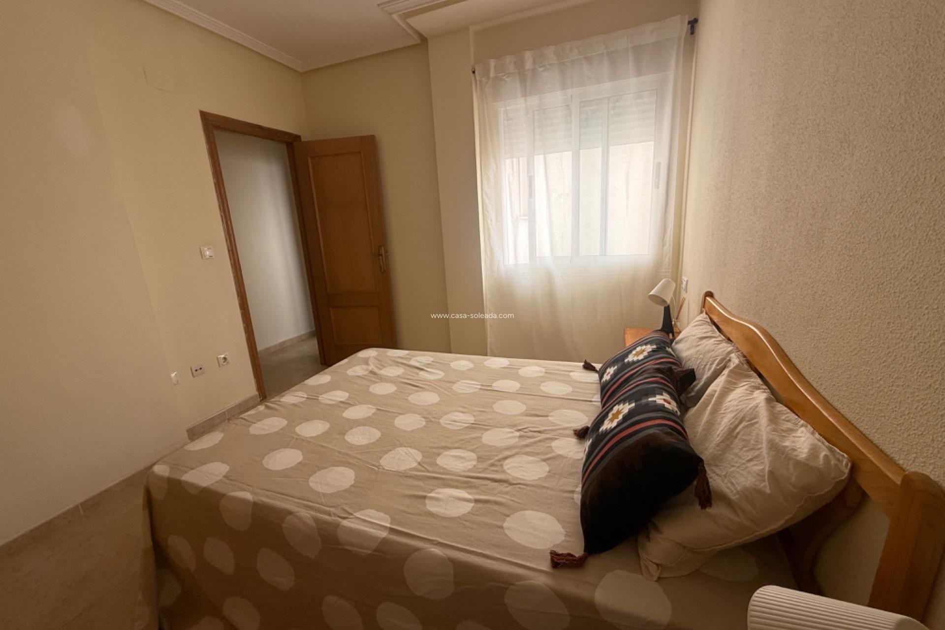 Resale - Apartment / flat - Torrevieja - Playa De Los Naufragos