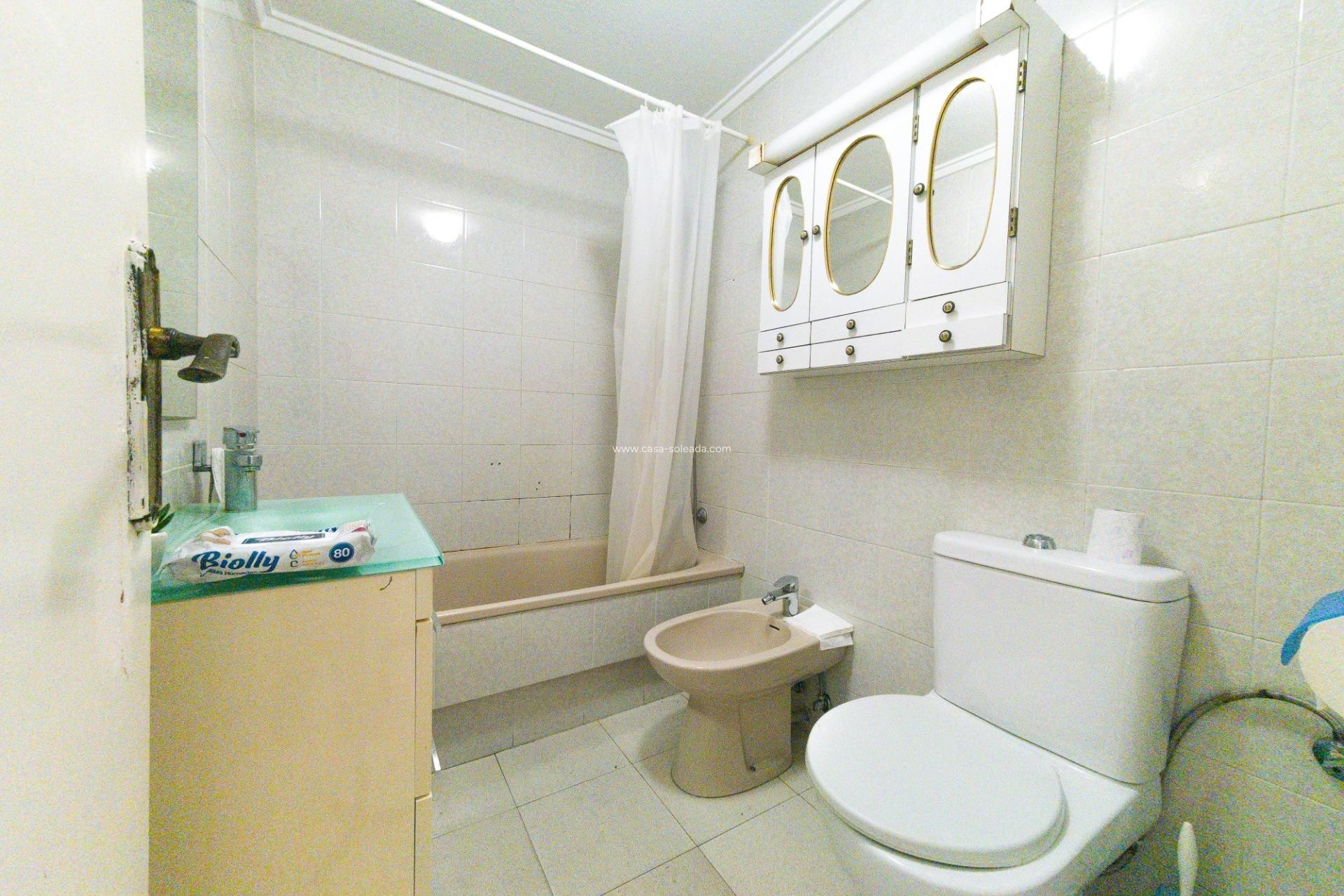 Resale - Apartment / flat - Torrevieja - Playa del Cura