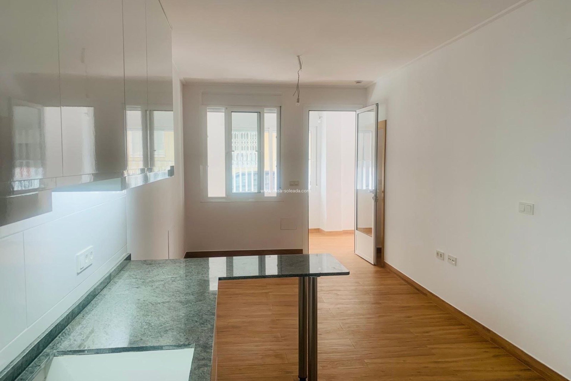 Resale - Apartment / flat - Torrevieja - Playa del Cura