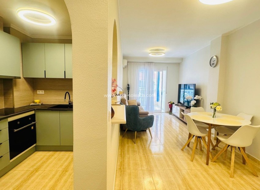 Resale - Apartment / flat - Torrevieja - Playa del Cura