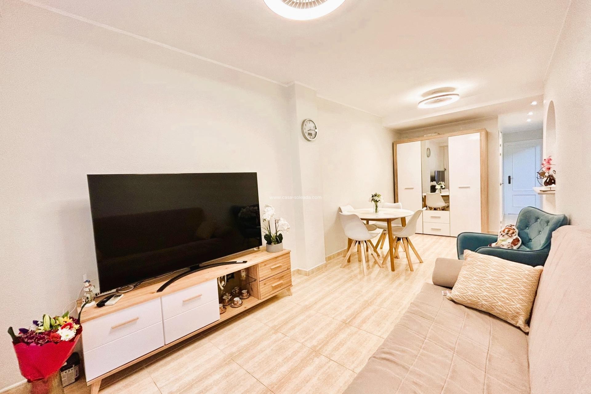 Resale - Apartment / flat - Torrevieja - Playa del Cura