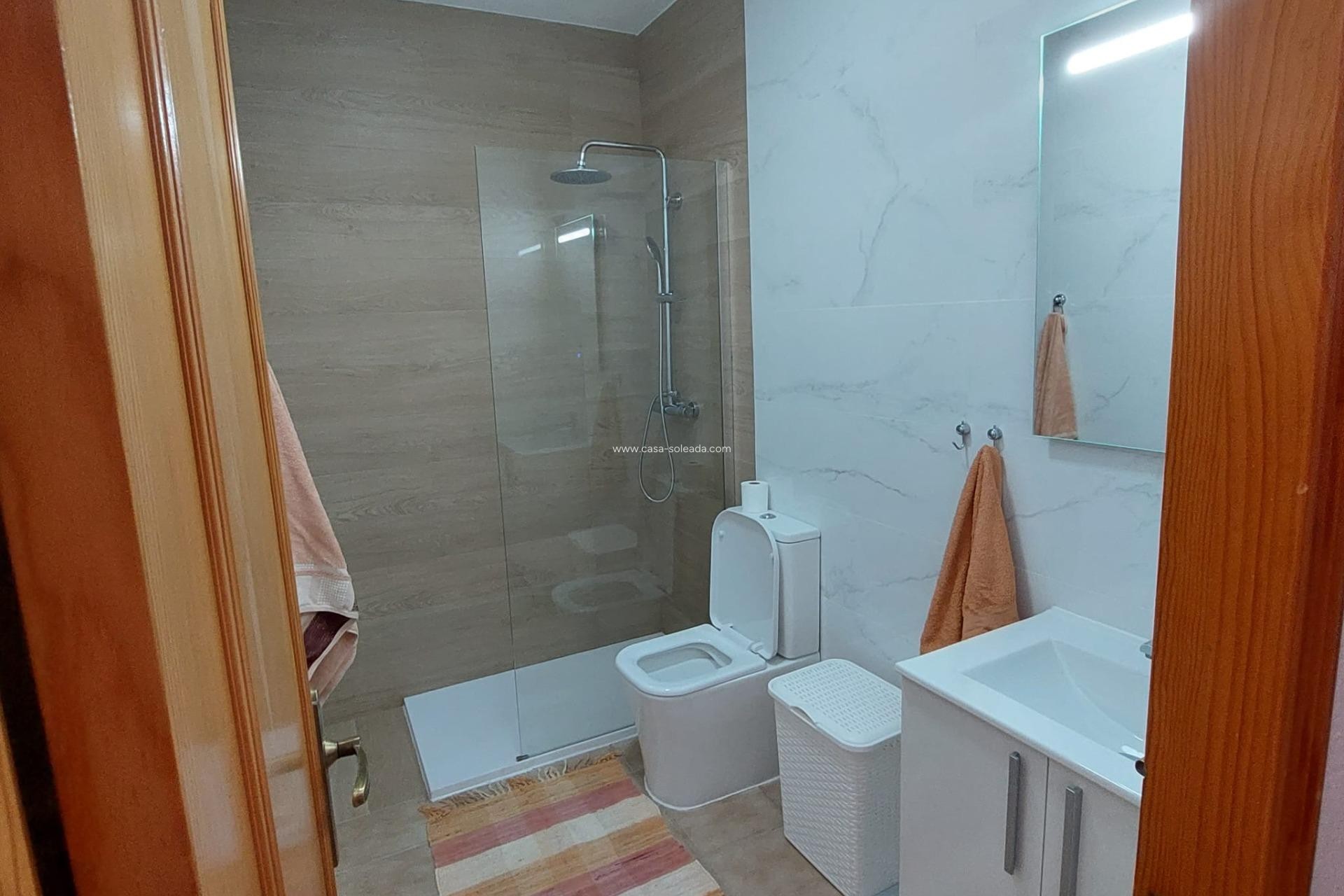 Resale - Apartment / flat - Torrevieja - Punta Prima