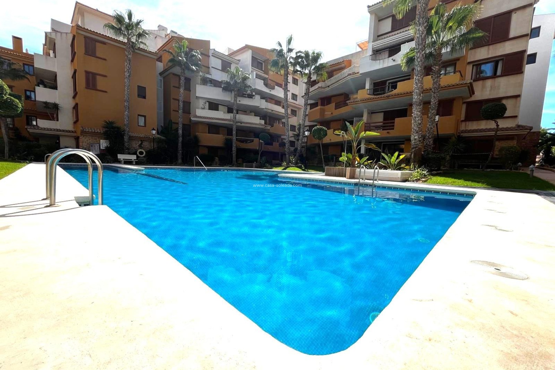 Resale - Apartment / flat - Torrevieja - Punta Prima