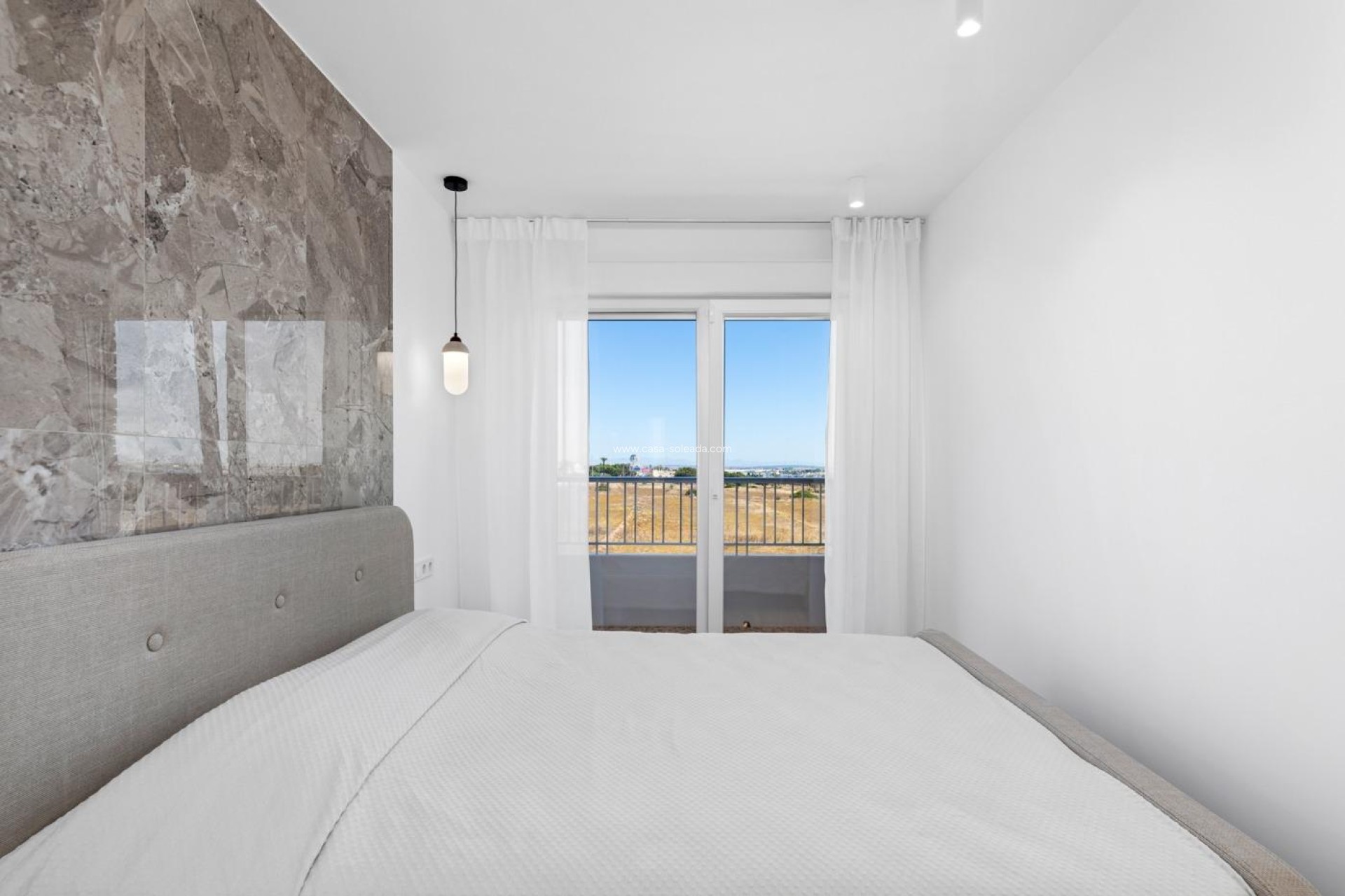 Resale - Apartment / flat - Torrevieja - Punta Prima