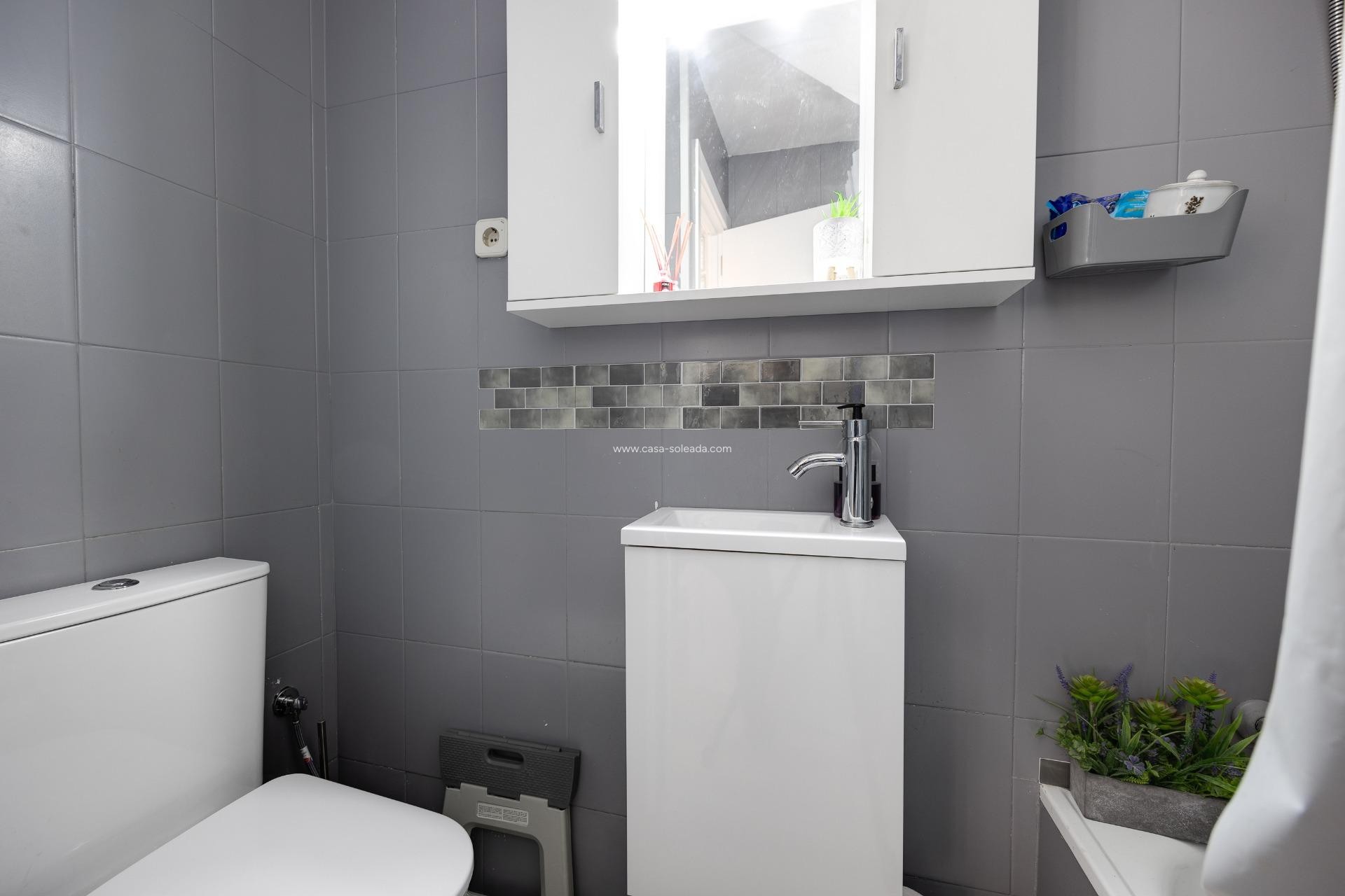 Resale - Apartment / flat - Torrevieja - San Luis