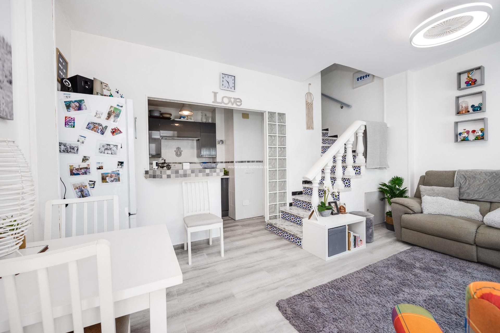 Resale - Apartment / flat - Torrevieja - San Luis