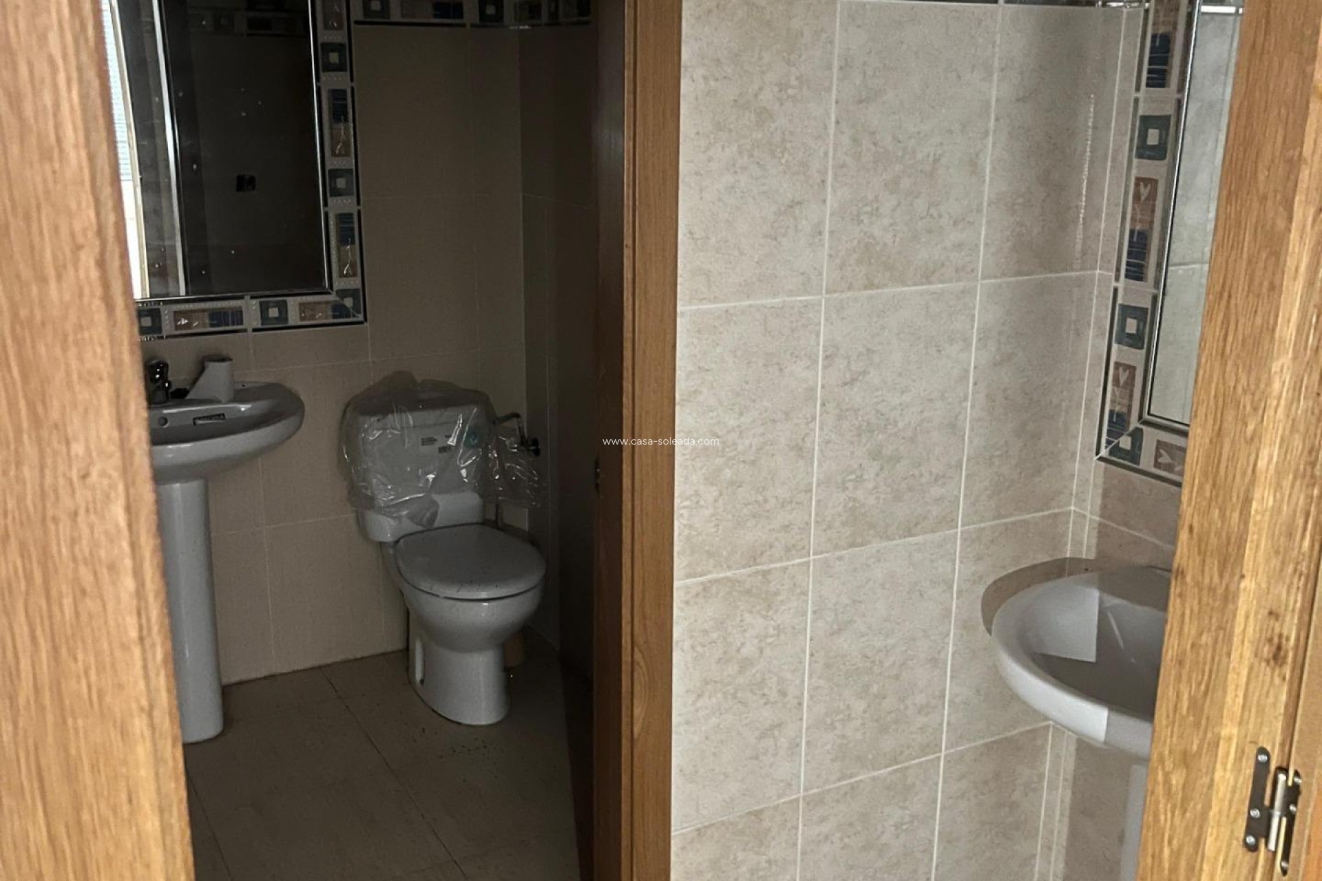 Resale - Commercial - Torrevieja - Playa de los Locos
