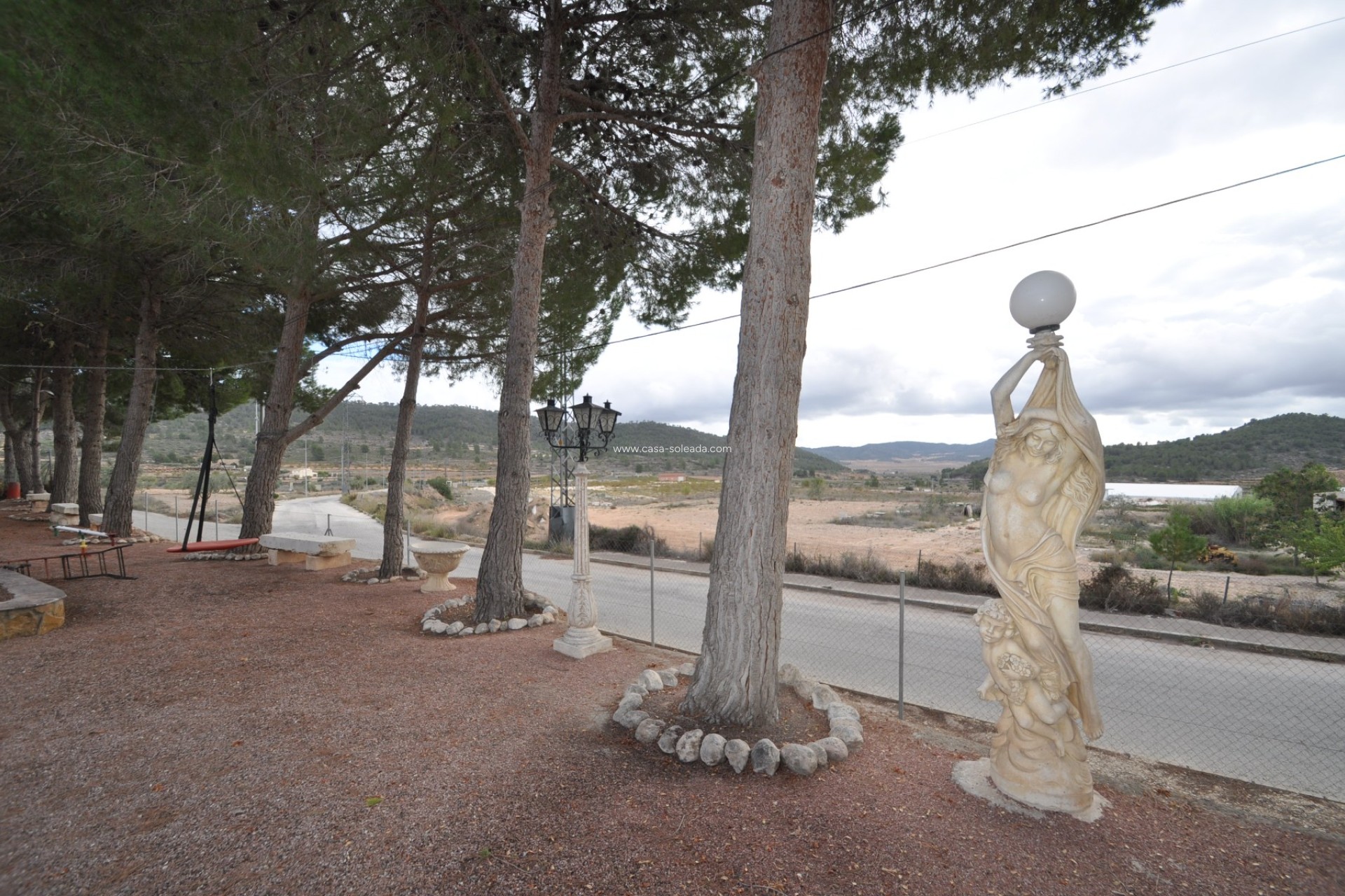 Resale - Country Property/Finca - Pinoso - Inland
