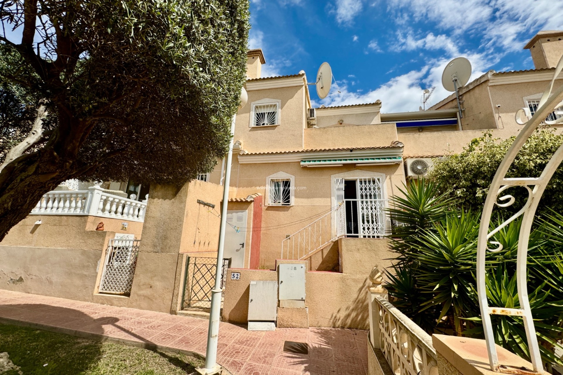 Resale - Townhouse - Ciudad Quesada