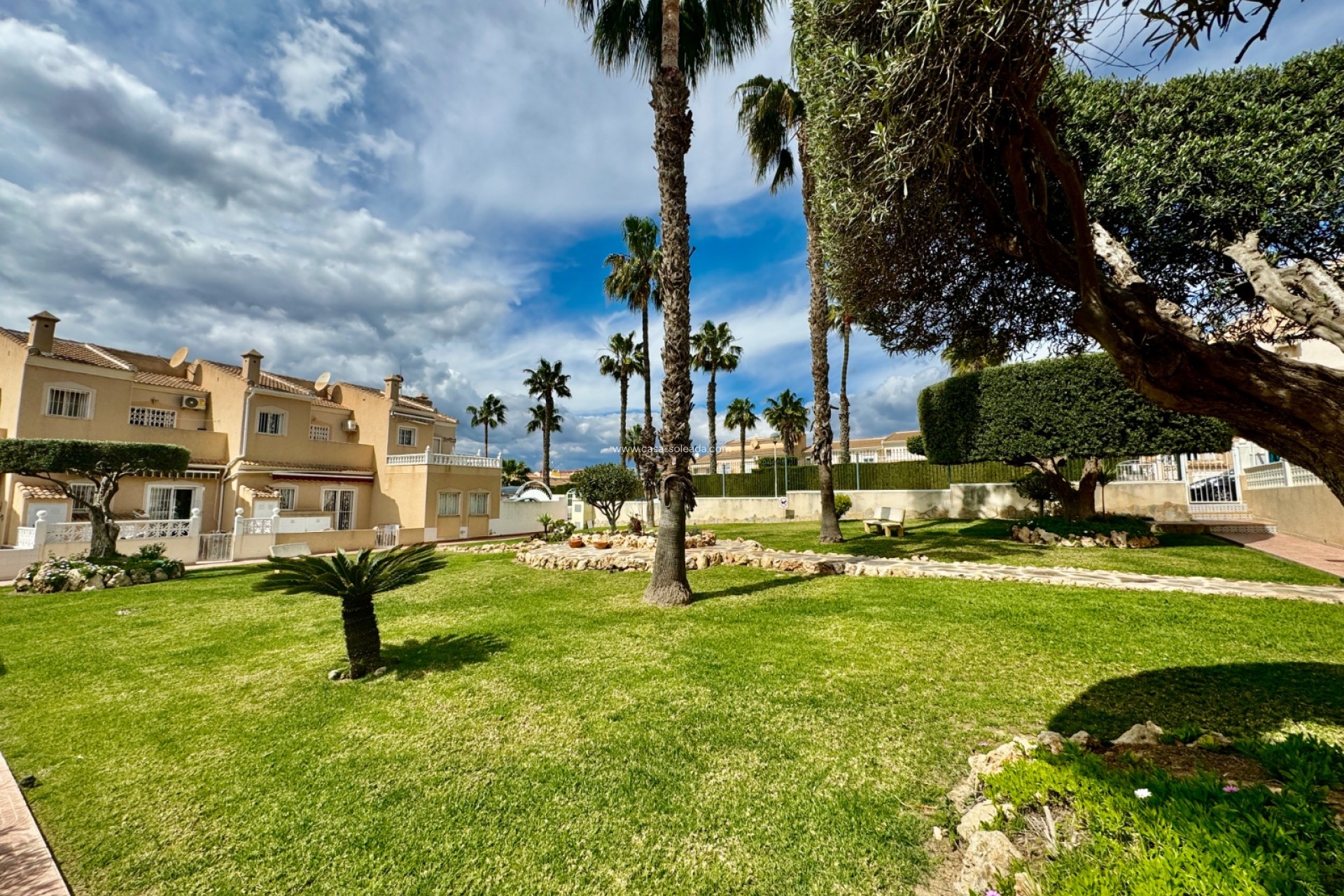 Resale - Townhouse - Ciudad Quesada
