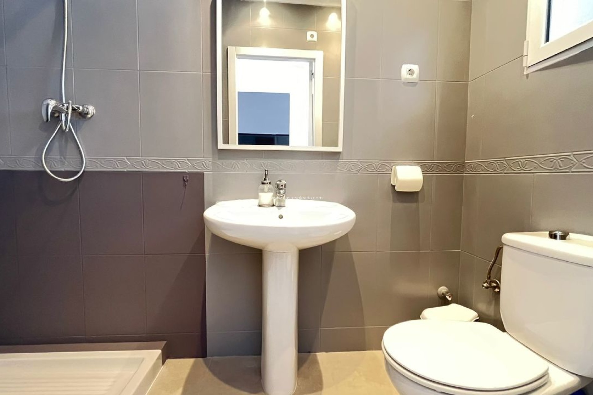 Resale - Townhouse - El Galan