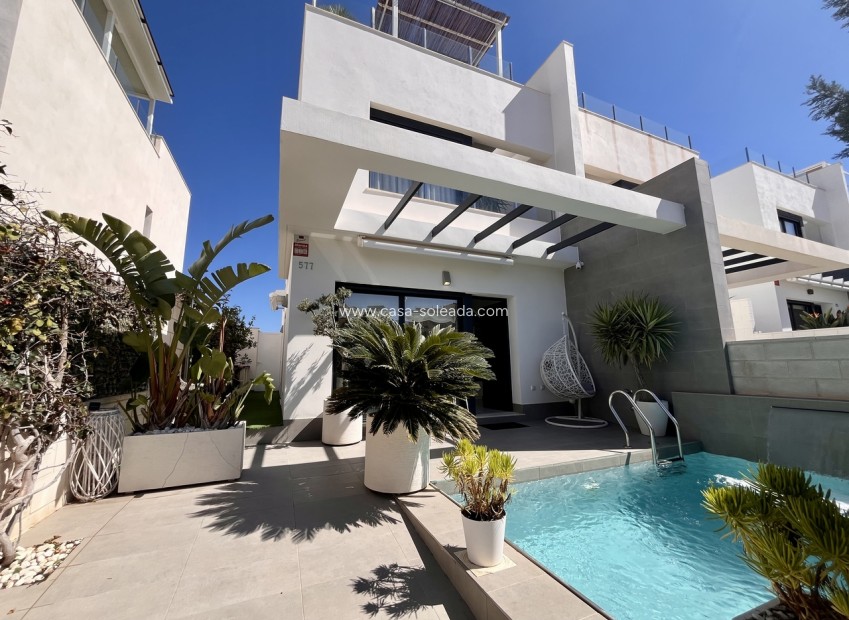 Resale - Townhouse - Villamartin - Villamartín