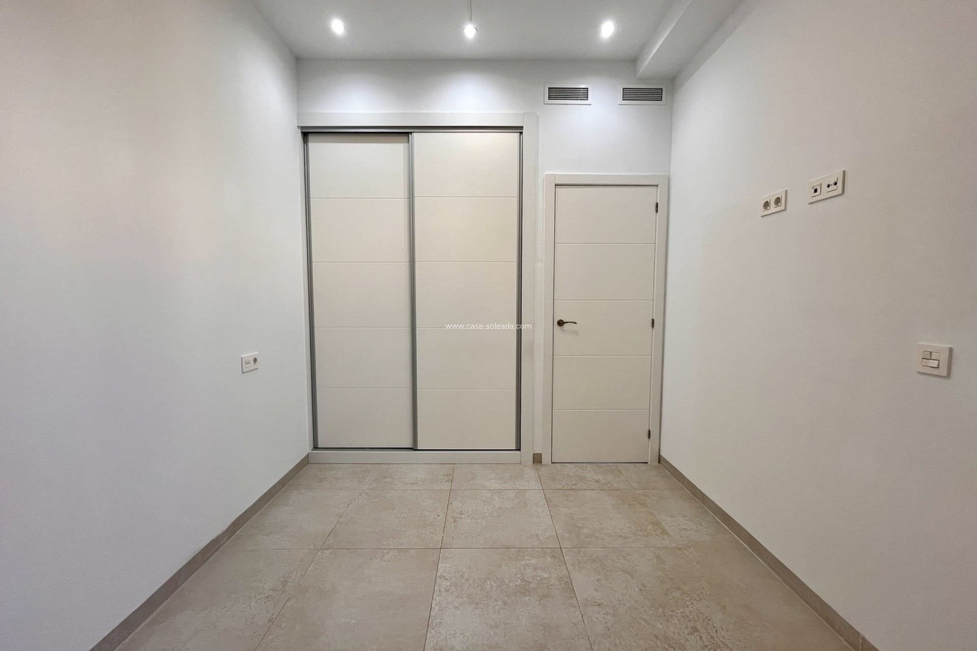 Resale - Townhouse - Villamartin - Villamartín