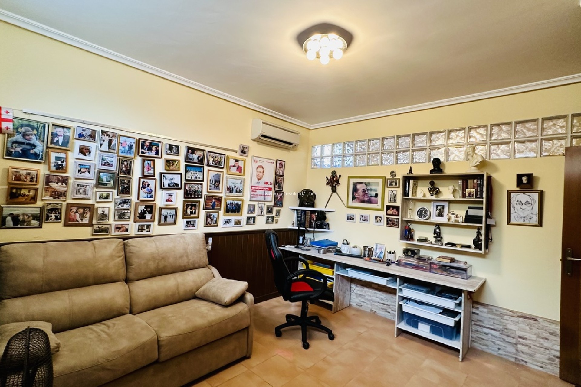 Resale - Villa - Algorfa