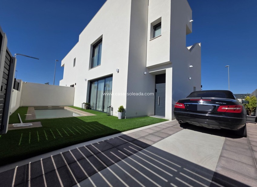 Resale - Villa - Benijofar