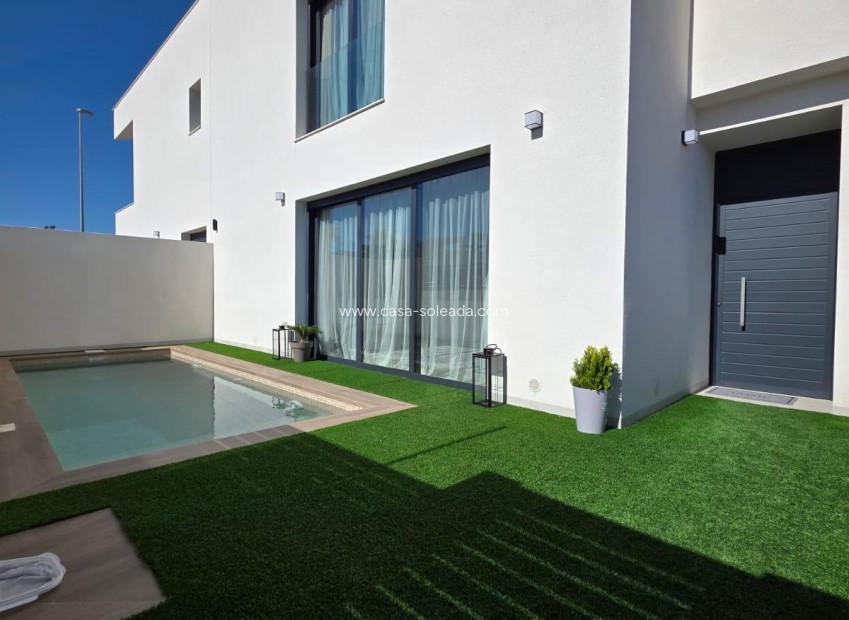 Resale - Villa - Benijofar