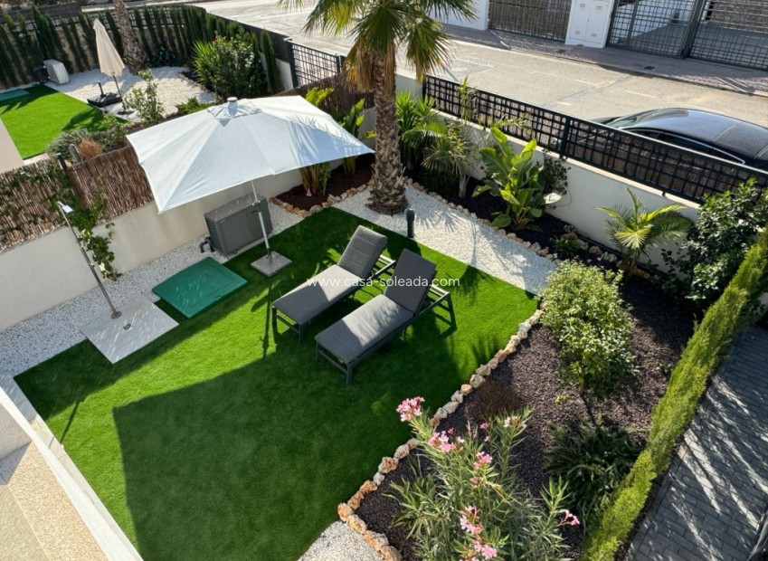 Resale - Villa - La Finca Golf - Inland