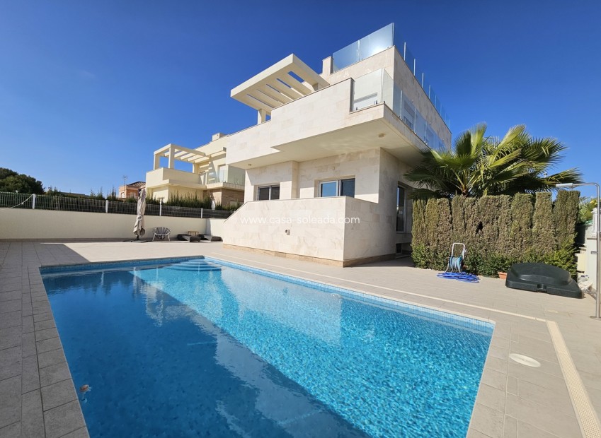 Resale - Villa - La Zenia