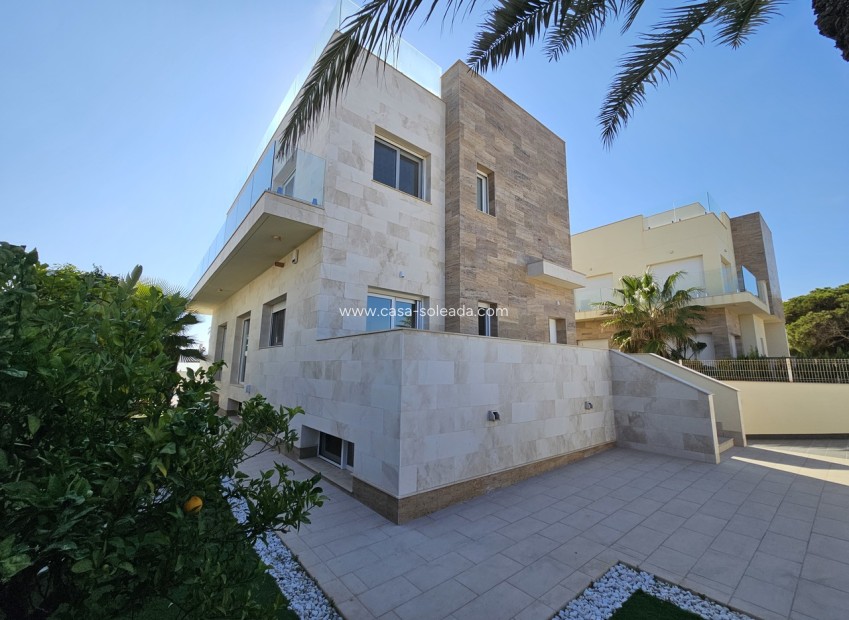 Resale - Villa - La Zenia