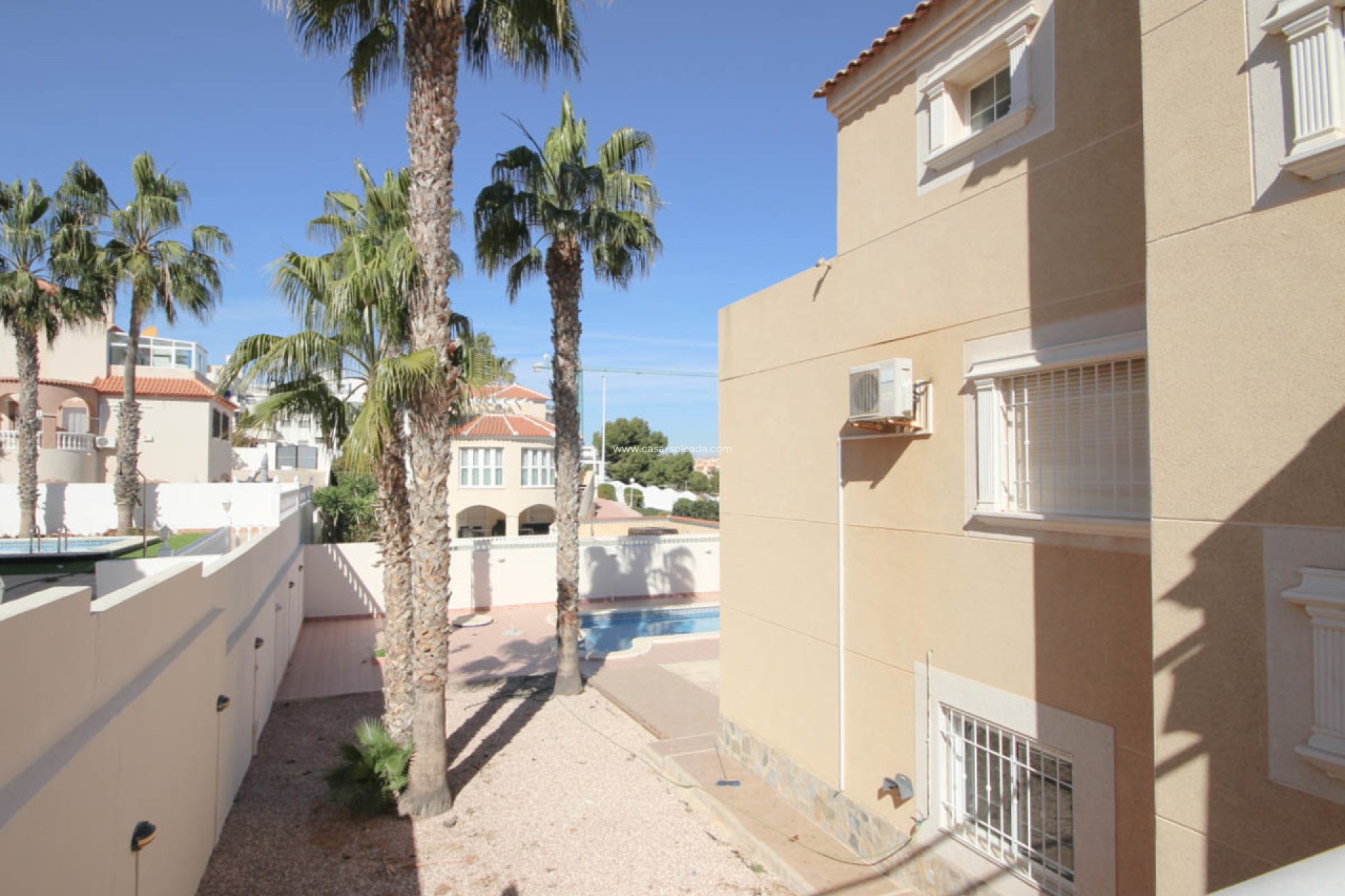 Resale - Villa - La Zenia