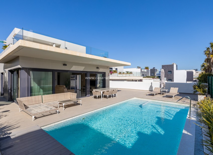 Resale - Villa - Orihuela Costa - Campoamor