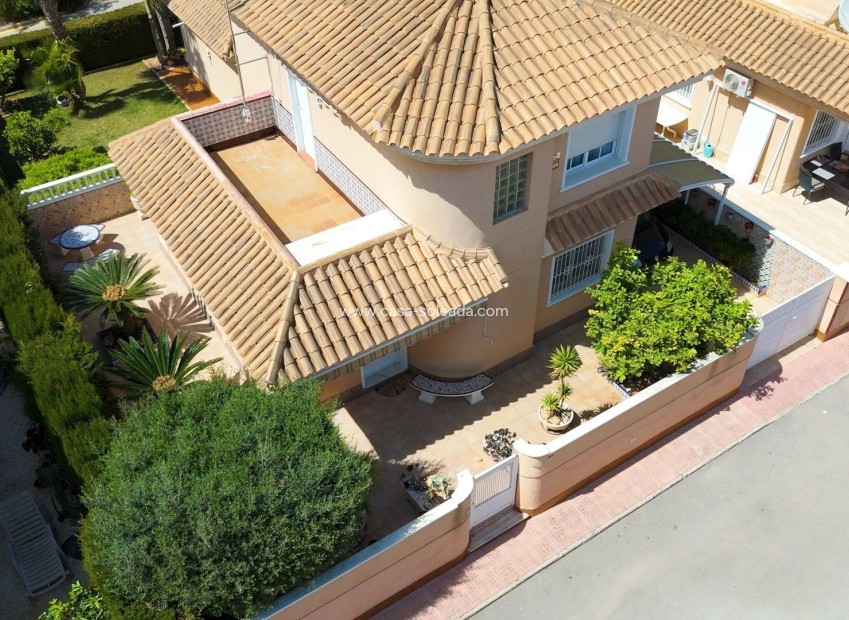 Resale - Villa - Orihuela Costa - Punta Prima