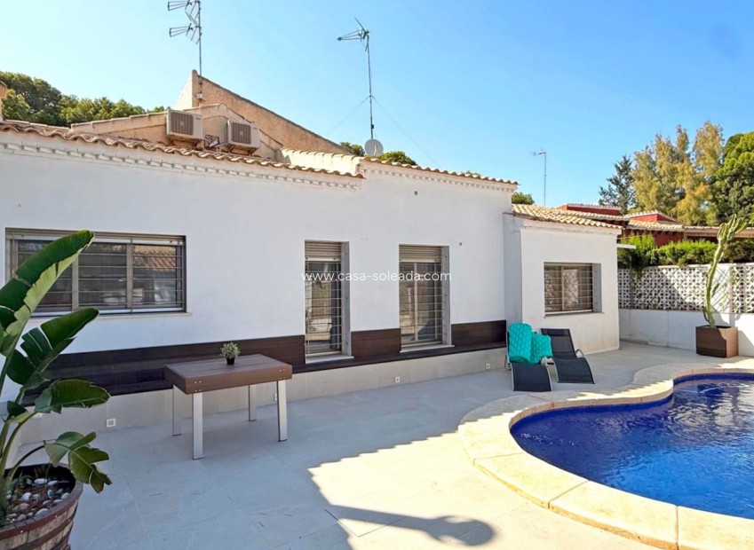 Resale - Villa - Orihuela Costa - Punta Prima