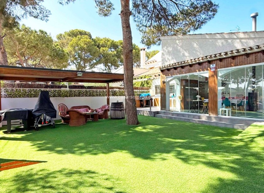 Resale - Villa - Orihuela Costa - Punta Prima
