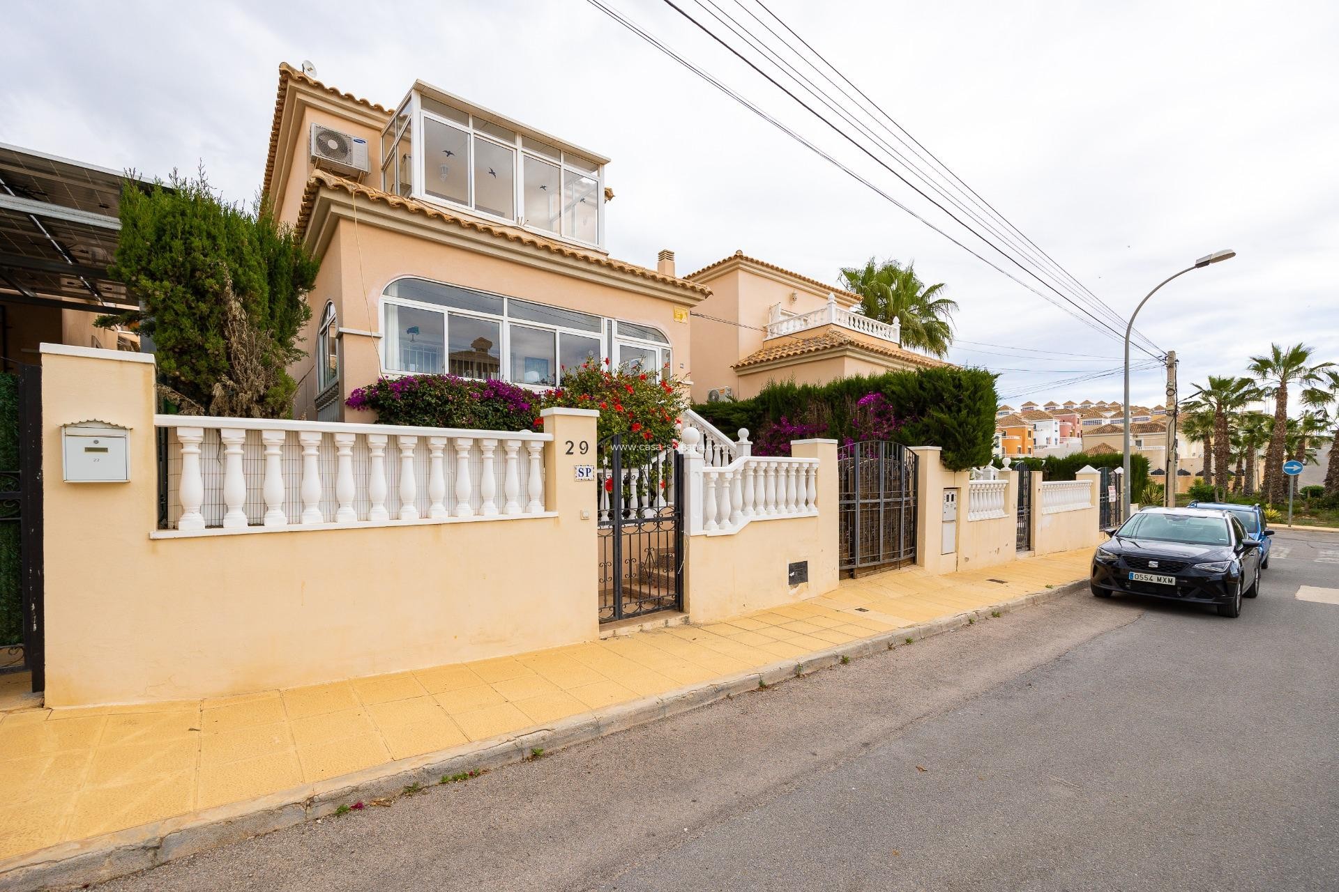 Resale - Villa - Orihuela Costa - Villamartín