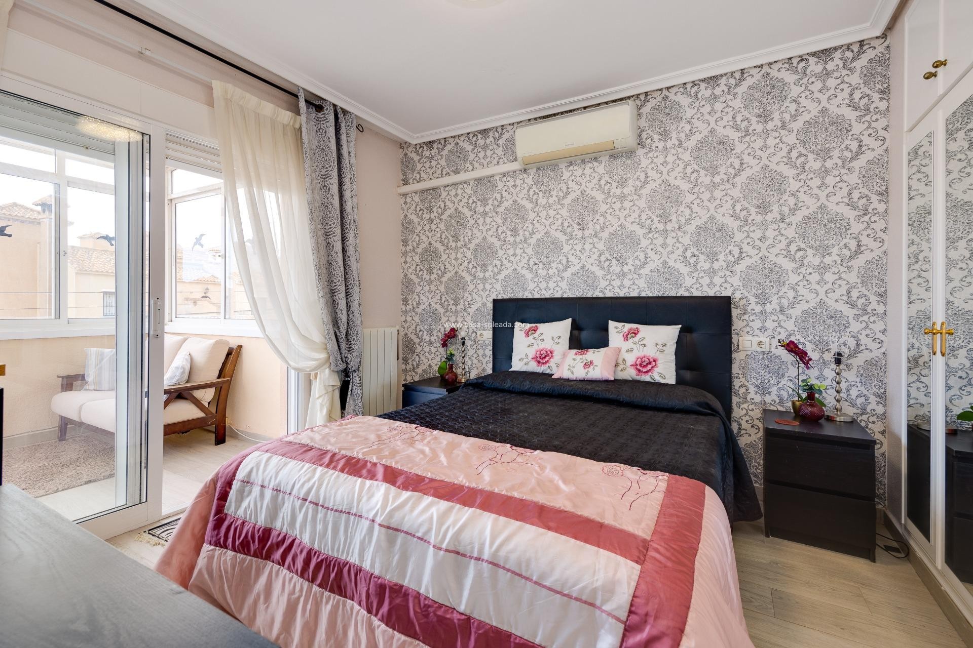 Resale - Villa - Orihuela Costa - Villamartín