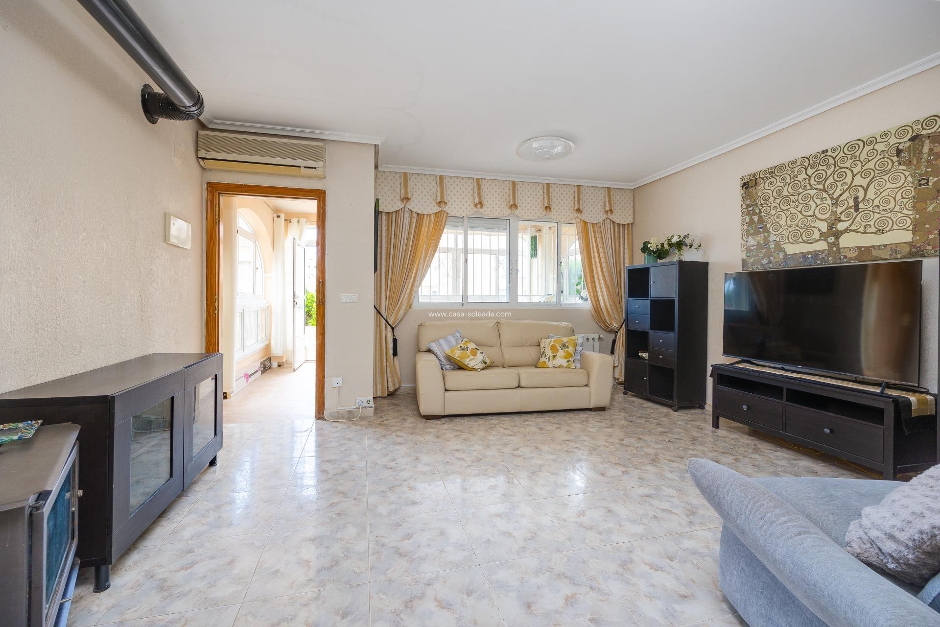 Resale - Villa - Orihuela Costa - Villamartín