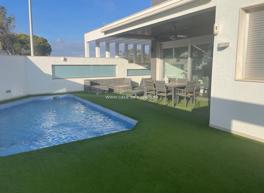 Resale - Villa - Pilar de la Horadada - Costa Blanca