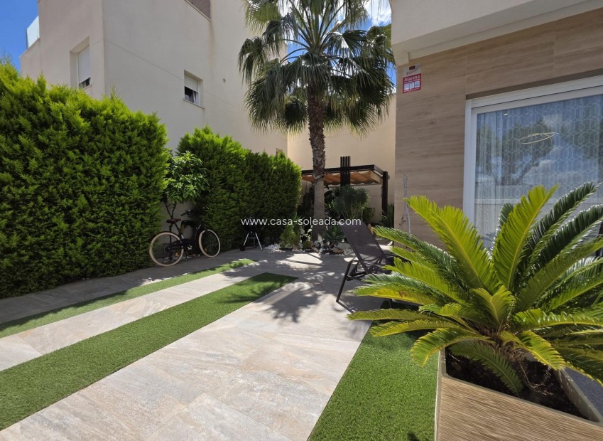 Resale - Villa - Pilar de la Horadada - Zona Pueblo