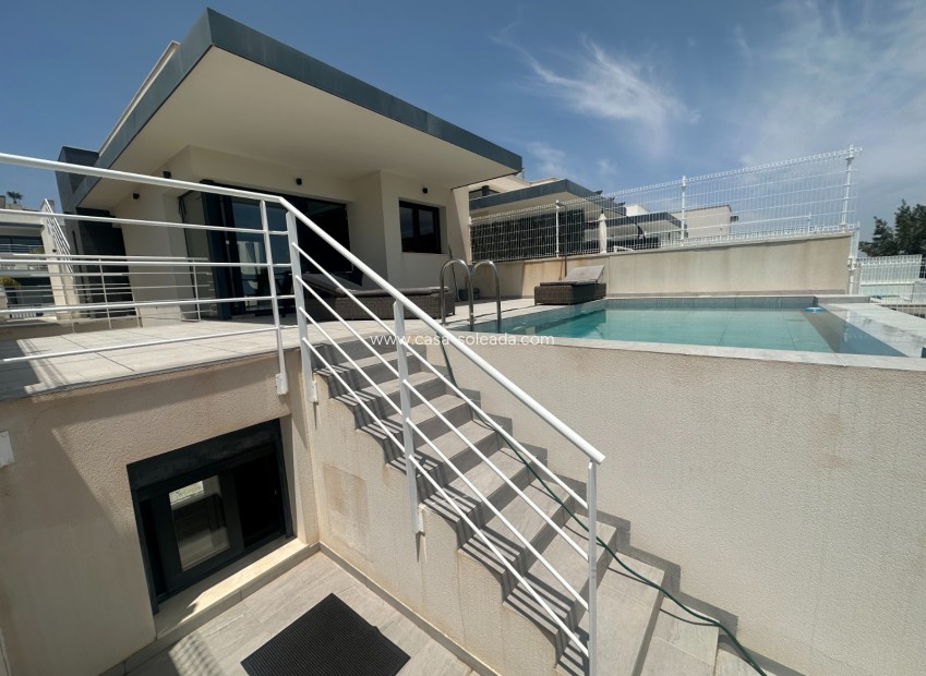 Resale - Villa - San Miguel de Salinas - Inland