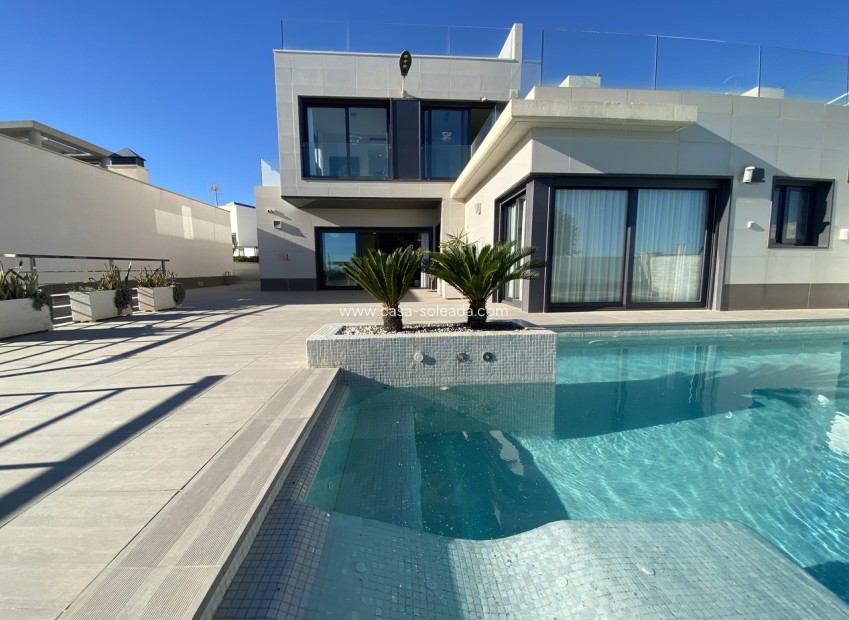 Resale - Villa - San Miguel de Salinas