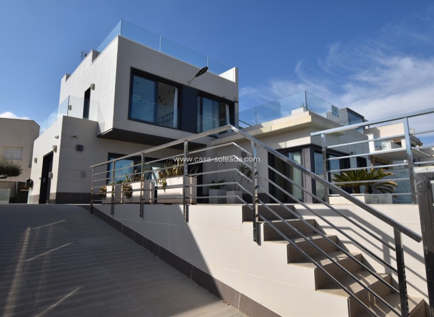 Resale - Villa - San Miguel de Salinas