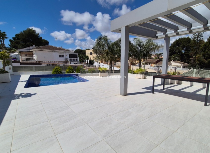 Resale - Villa - Torrevieja - Costa Blanca