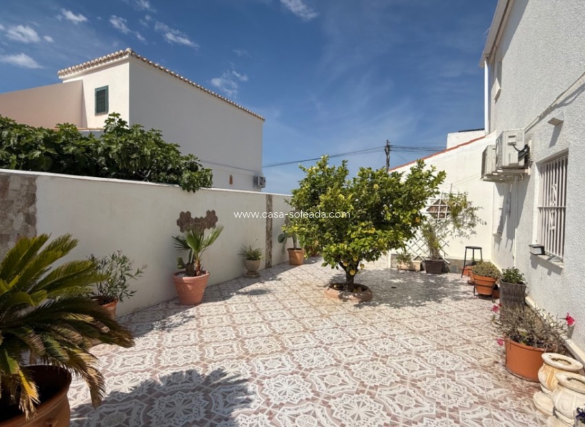 Resale - Villa - Torrevieja - Costa Blanca
